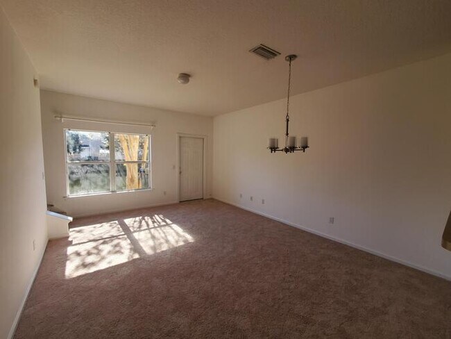 Building Photo - 729 Middle Branch Way