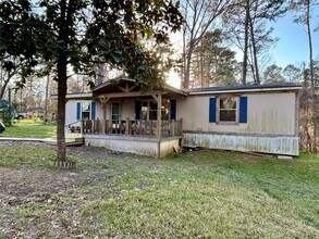 Building Photo - 111 Lakeside Woods Dr
