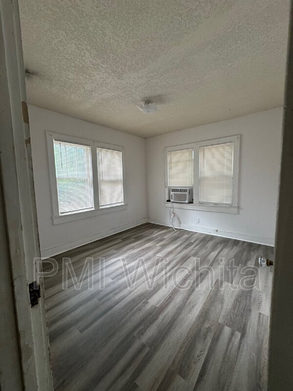 Foto del edificio - 715 S Green St