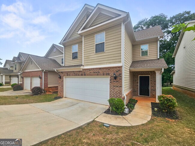 Building Photo - 213 Daisy Cir