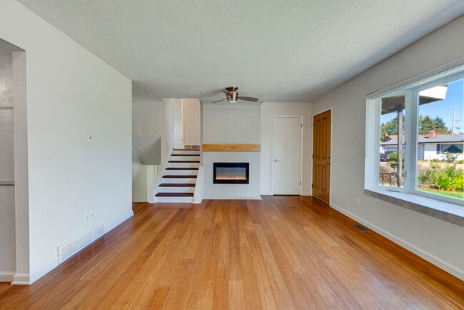 Building Photo - 3333 SE 167th Ave