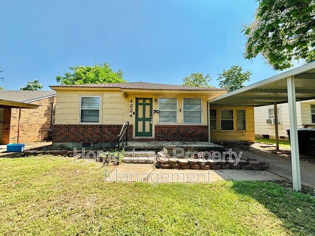 Foto del edificio - 4224 SE 24th