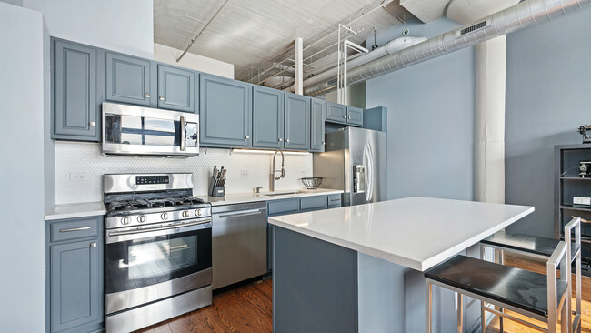 Building Photo - 1525 S Sangamon St