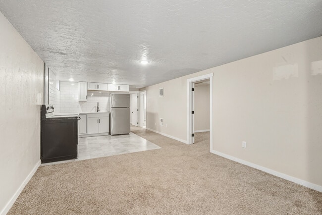 Building Photo - 2020 W Bedford Dr