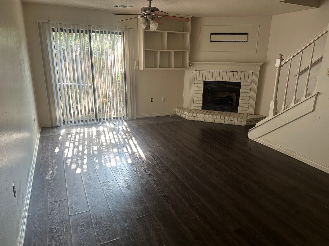 Primary Photo - 3021 North Blvd