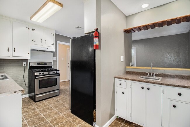 Foto del edificio - 12225 Dumas St