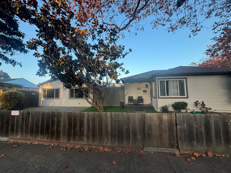 Photo - 131 Lindbergh St (San Mateo, CA)