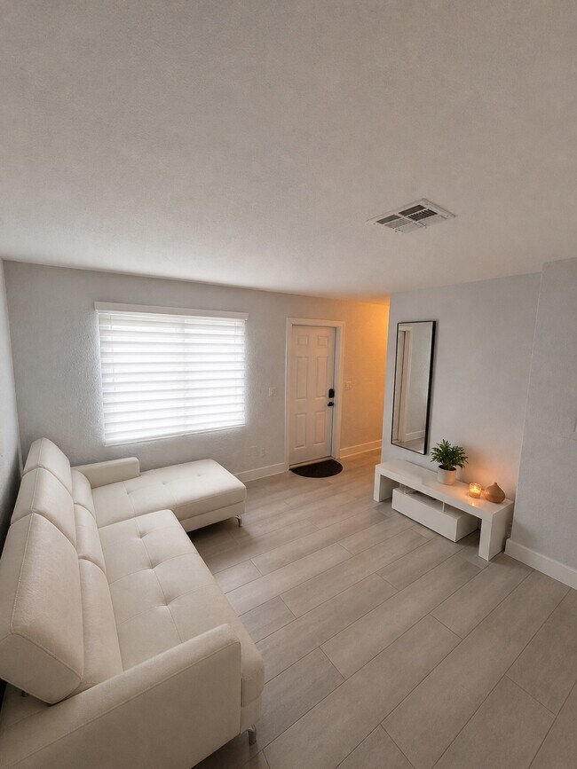 Foto del edificio - 1032 NW 6th Ave