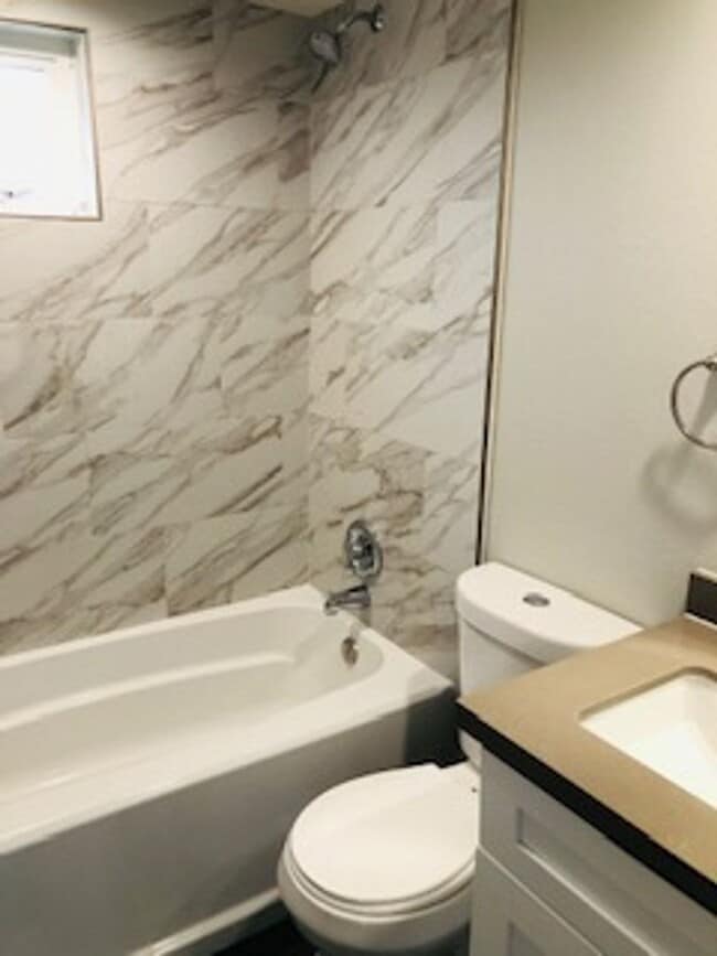 Building Photo - 6823 Amherst St