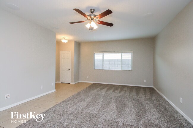 Building Photo - 900 Leadwood Ave