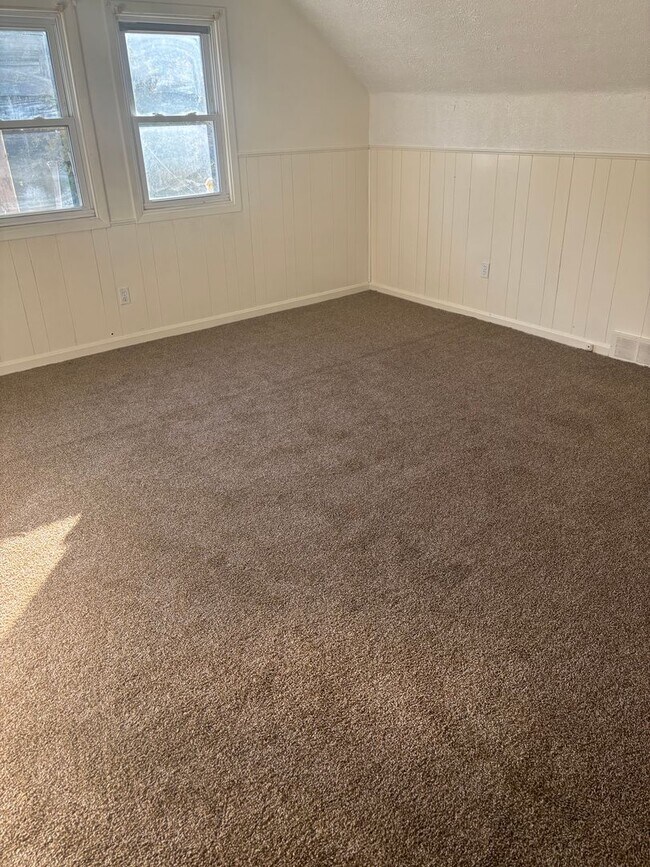 Building Photo - Harvard/Fleet three bedroom single family