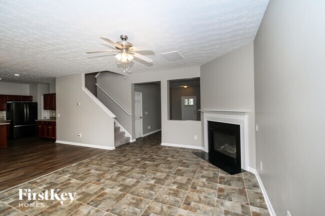 Foto del edificio - 135 Parkmont Ct