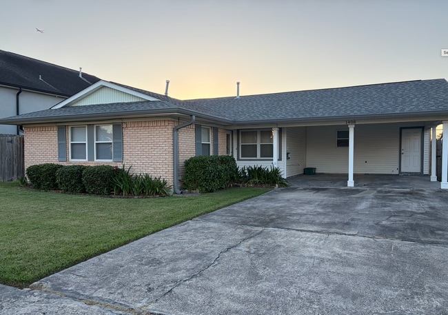 Building Photo - 1408 Vegas Dr