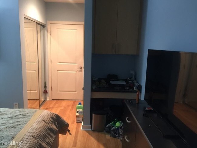 Building Photo - 1 br, 1 bath Condo - The Avenue