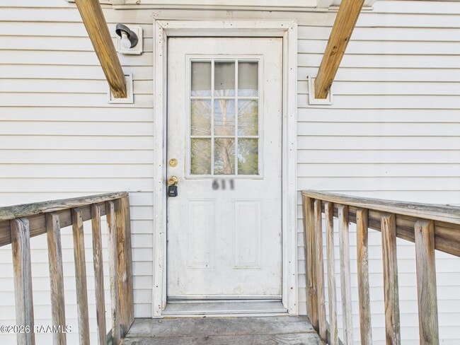 Building Photo - 611 Walker Rd