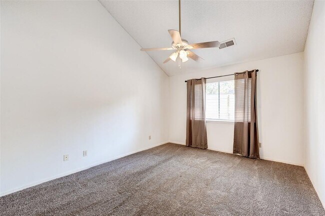 Building Photo - 16800 Sugar Pine Dr