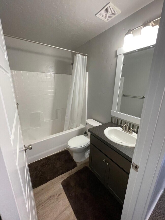 Building Photo - 4225 W Spring House Dr