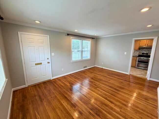 Foto del edificio - 6825 Westmoreland Rd