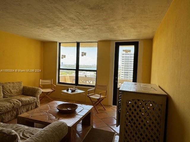 Foto del edificio - 10185 Collins Ave