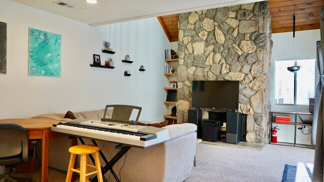 Building Photo - 2614 S Xanadu Way