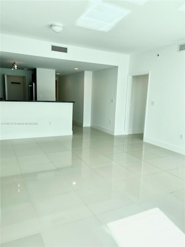 Foto del edificio - 244 Biscayne Blvd