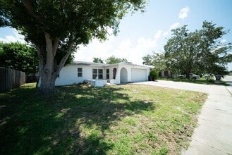Building Photo - 8948 Lido Ln