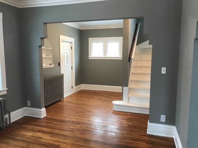 Foto del edificio - Recently remodeled 4 bedroom house in St P...