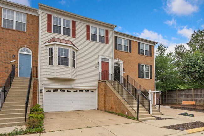 Building Photo - 43703 Clemens Terrace