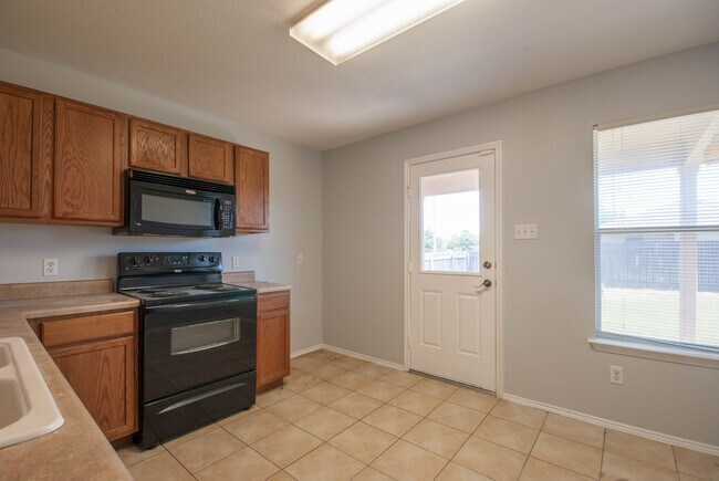 Foto del edificio - 3 Bedroom, 2 Bath Home in Northeast Austin