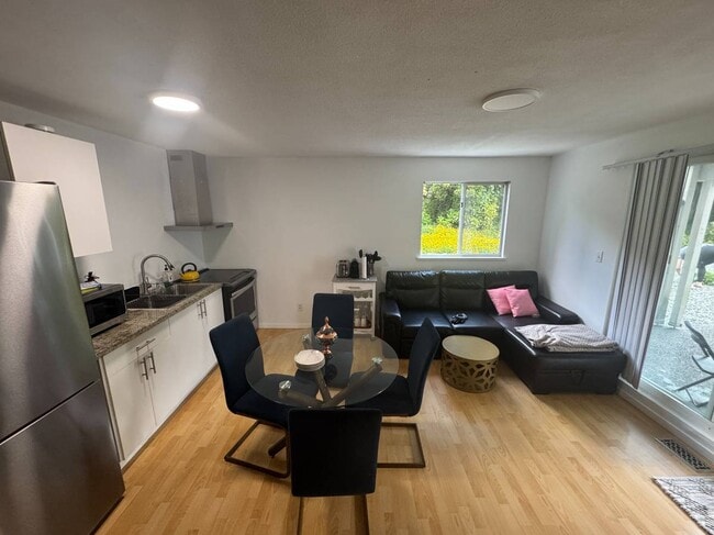 Photo du bâtiment - 23418 Tamarack Ln