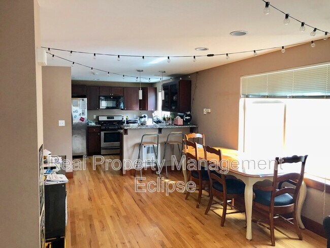 Foto del edificio - 5260 Brooklyn Ave NE