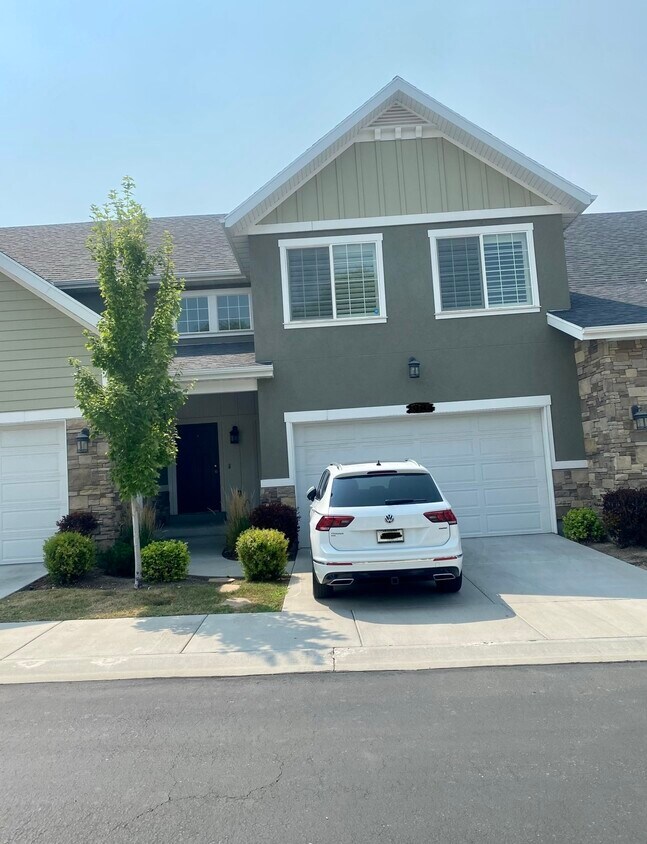 Primary Photo - 7984 S Farm Gate Dr