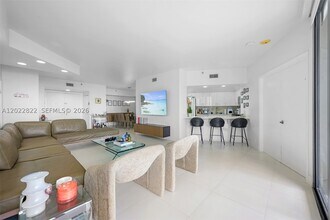Building Photo - 20281 E Country Club Dr