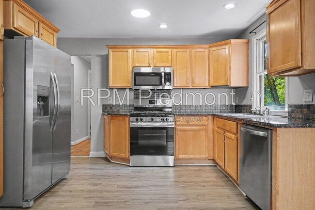 Photo - 1231 Stoneybrook Drive Southeast House