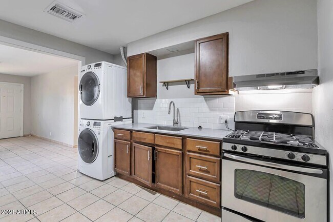 Foto del edificio - 5206 W Ocotillo Rd