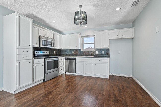 Foto del edificio - 5705 Itasca St