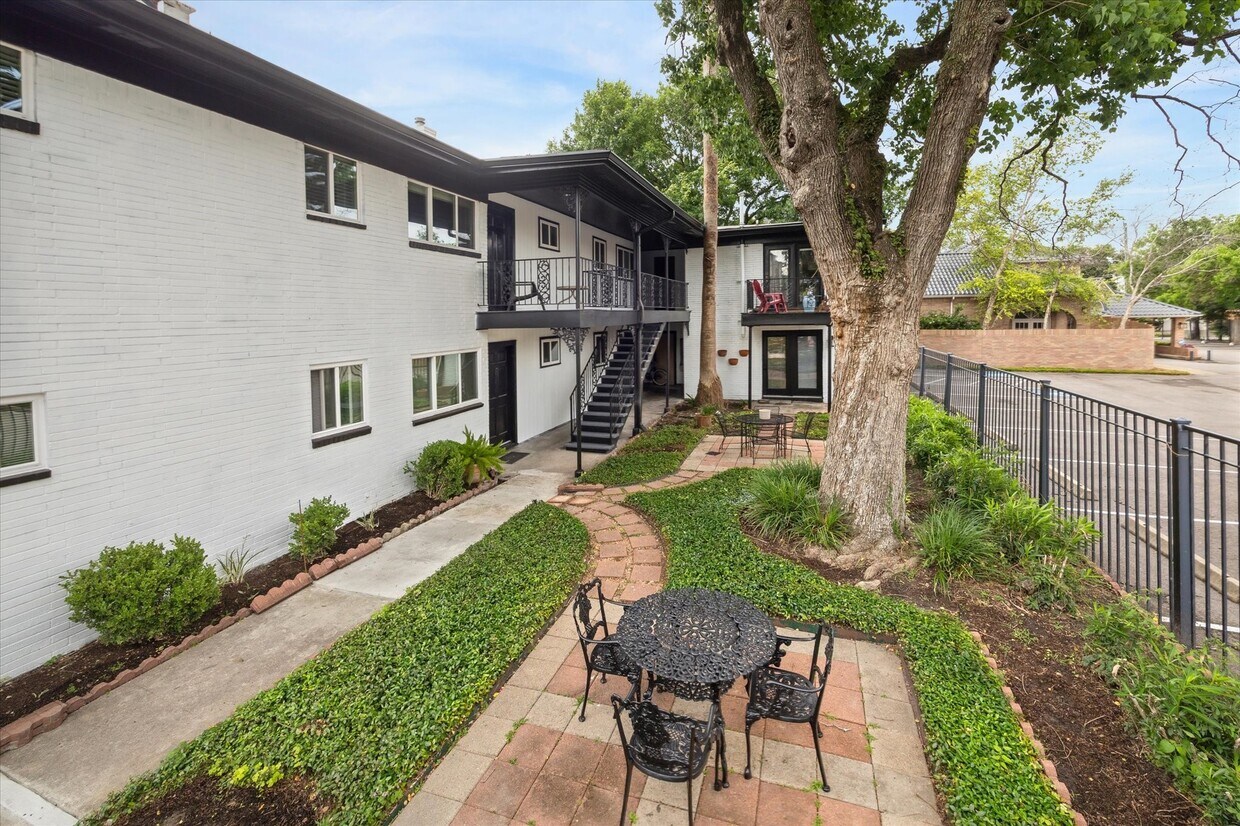 Foto principal - 2207 Mimosa Dr