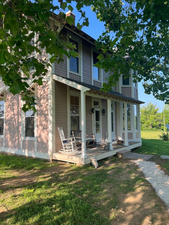 Building Photo - 1173 Bracketts Farm Rd