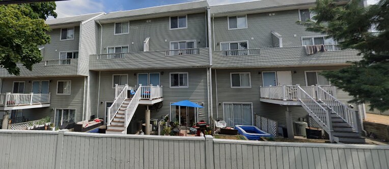 Foto principal - 146 North Beacon St