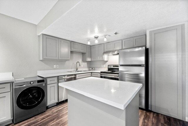 Photo - 935 Byrne St