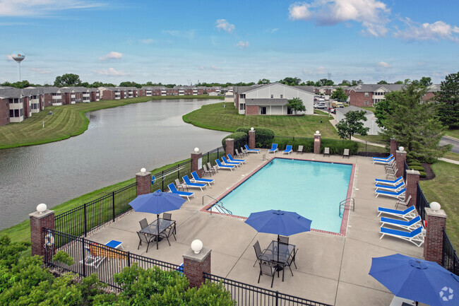 Piscina - Washington Village Apartments