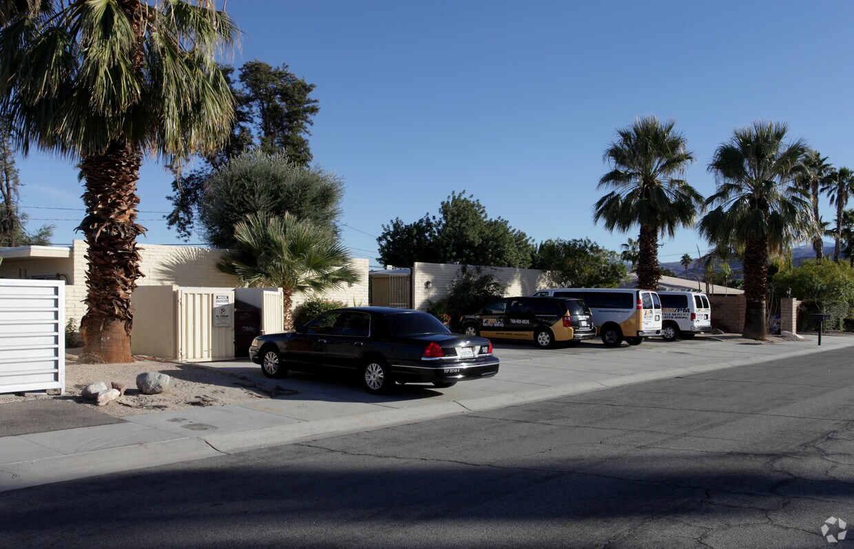 Building Photo - 540 Desert Way