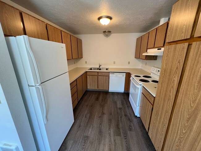 Building Photo - Great 2 Bed/1 Bath Convenient to Midtown S...