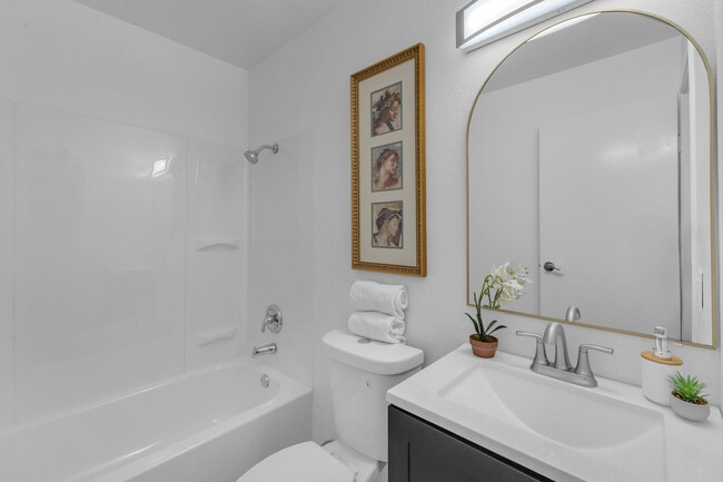 Building Photo - 72682 Thrush Rd