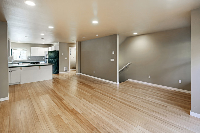 Foto del edificio - 5030 Delridge Way SW