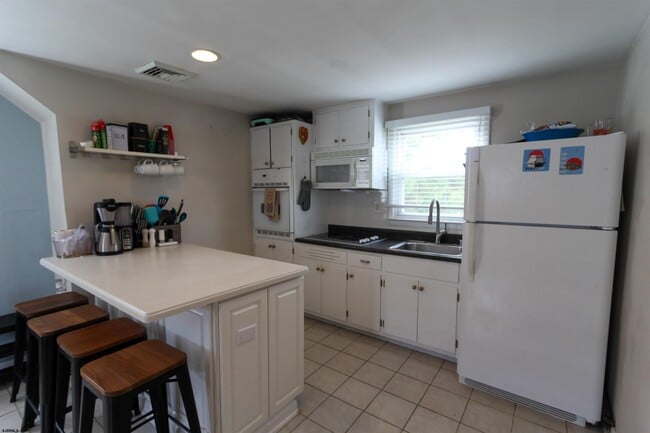 Building Photo - 3506 W Brigantine Ave