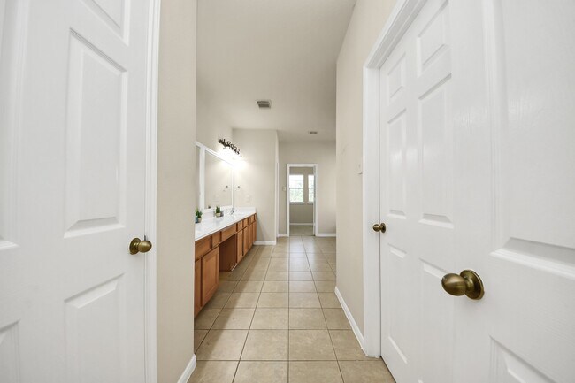 Foto del edificio - 12506 Short Springs Dr