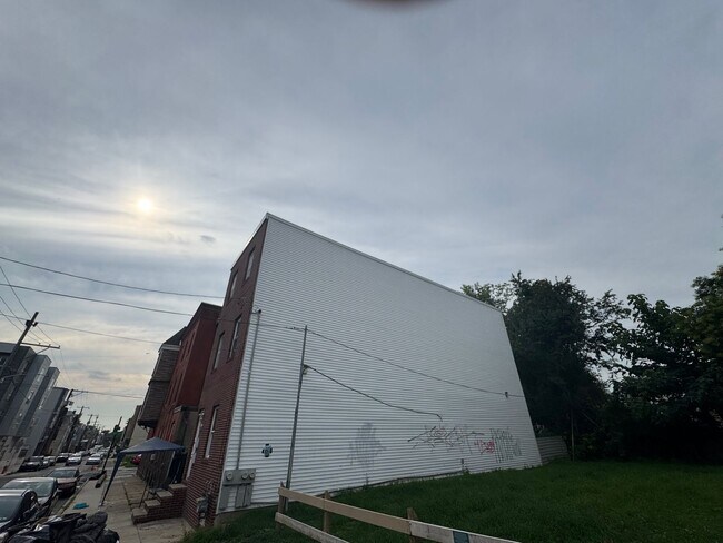 Building Photo - 1739 W Berks St