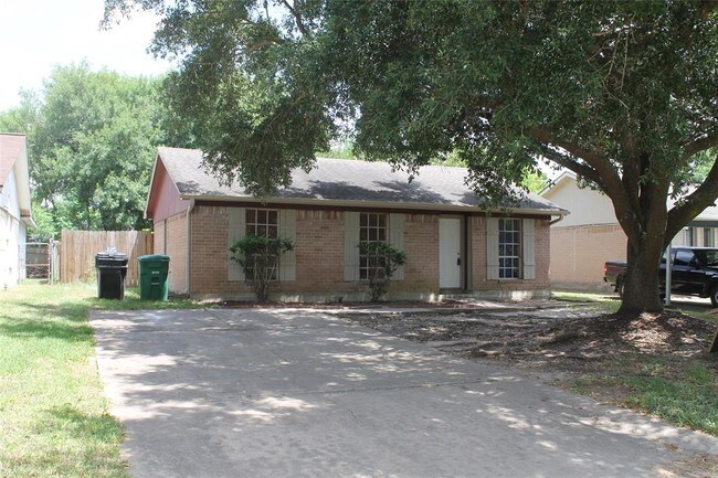 Building Photo - 3134 Woodmont Dr
