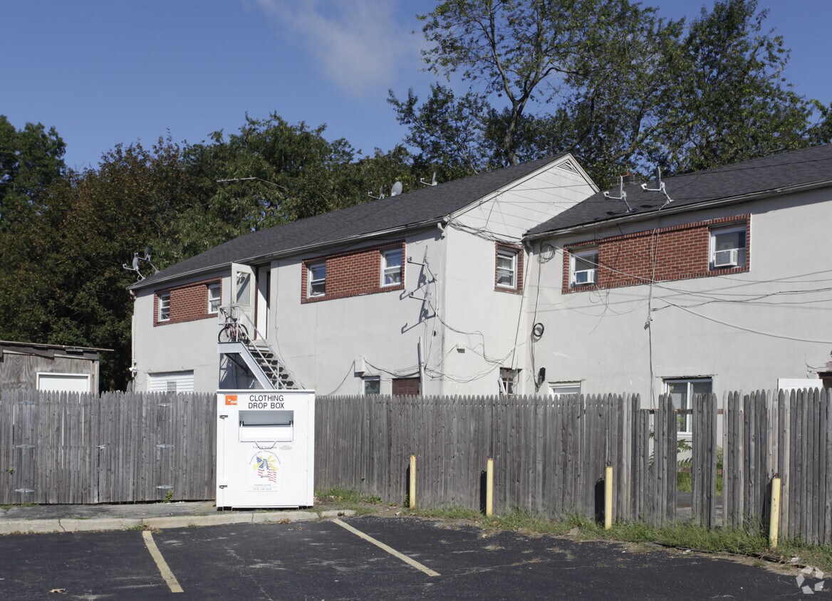 139 W Hills Rd, Huntington Station, NY 11746 Apartments in Huntington